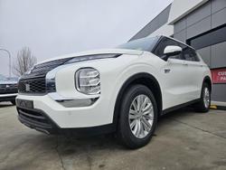 2024 Mitsubishi Outlander PHEV ES