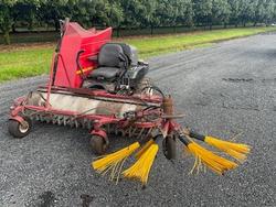 0 TORO/ROBMAC Harvester RED