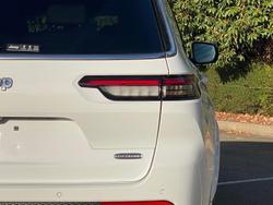 2023 Jeep
Grand Cherokee Overland