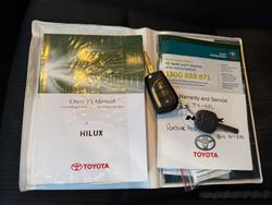 2017 Toyota
Hilux SR