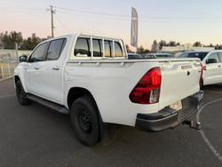 2017 Toyota
Hilux SR