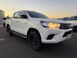 2017 Toyota
Hilux SR