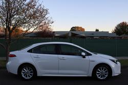 2022 Toyota Corolla Ascent Sport Hybrid ZWE211R Glacier White