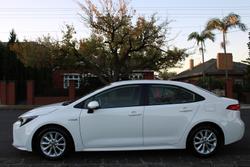 2022 Toyota Corolla Ascent Sport Hybrid ZWE211R Glacier White