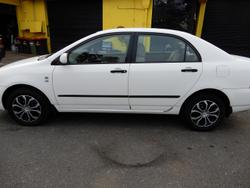 2004 Toyota Corolla Ascent ZZE122R Glacier White