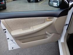 2004 Toyota Corolla Ascent ZZE122R Glacier White