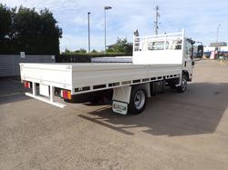 2015 ISUZU NPR 400 WHITE