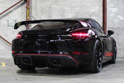 2021 Porsche
718 Cayman GT4