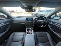 2022 Honda
Accord VTi-LX