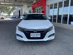 2022 Honda
Accord VTi-LX