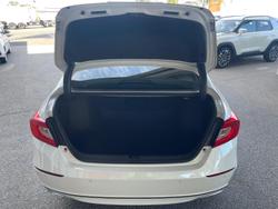 2022 Honda
Accord VTi-LX