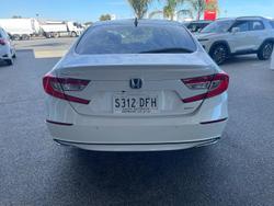 2022 Honda
Accord VTi-LX
