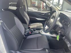 2024 Nissan Navara ST