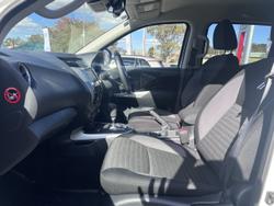 2024 Nissan Navara ST