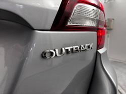 2017 Subaru
Outback 2.5i Premium