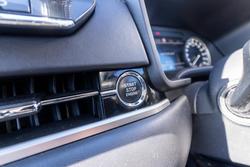 2021 Mitsubishi
                Outlander ES