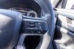 2021 Mitsubishi
                Outlander ES