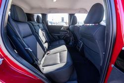 2021 Mitsubishi
                Outlander ES