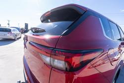 2021 Mitsubishi
                Outlander ES
