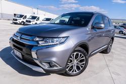 2017 Mitsubishi
Outlander LS