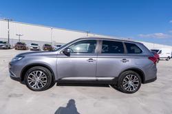 2017 Mitsubishi
Outlander LS