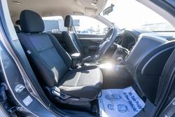 2017 Mitsubishi
Outlander LS
