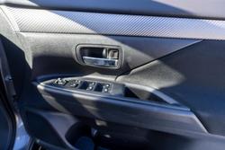 2017 Mitsubishi
Outlander LS