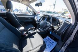 2017 Mitsubishi
Outlander LS