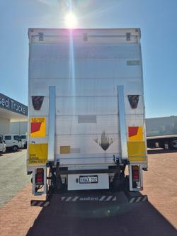 2012 Isuzu Trucks FVL1400 14 Pallet Tautliner and Lift