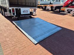 2012 Isuzu Trucks FVL1400 14 Pallet Tautliner and Lift