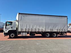 2012 Isuzu Trucks FVL1400 14 Pallet Tautliner and Lift