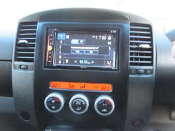2013 Nissan
Navara ST