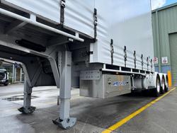 2022 Maxitrans St3 Lead A 12 Pallet Drop Deck Mezz