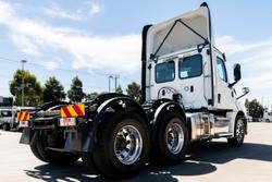 2024 Freightliner Cascadia 126 White