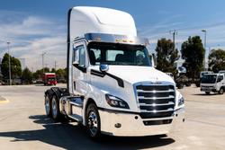 2024 Freightliner Cascadia 126 White