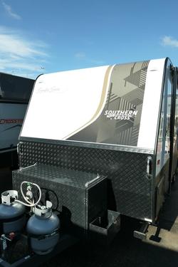 2023 Southern Cross Signature Series V5-3 Club Lounge