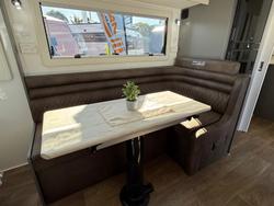 2025 Urban Caravans Xterrain 18'9 Skt Layout