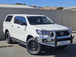 2022 Toyota
Hilux SR