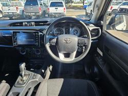 2022 Toyota
Hilux SR