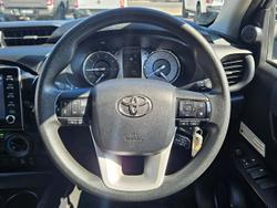 2022 Toyota
Hilux SR