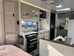2025 JB Caravans 17'10