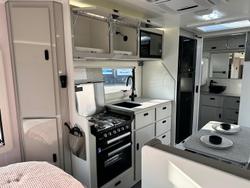 2025 JB Caravans 17'10