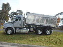 2023 Freightliner Cascadia 126 Tipper SILVER