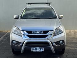 2015 Isuzu
MU-X LS-T