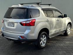 2015 Isuzu
MU-X LS-T