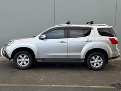 2015 Isuzu
MU-X LS-T