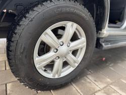 2015 Isuzu
MU-X LS-T