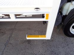 2016 ISUZU NQR 87-190 WHITE