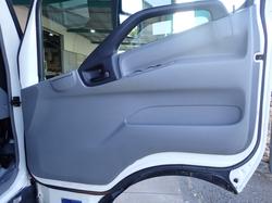2015 HINO DUTRO 921 WHITE