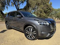 2023 Nissan
                Pathfinder Ti-L 4WD